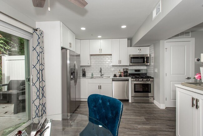 240 Irwin Pl