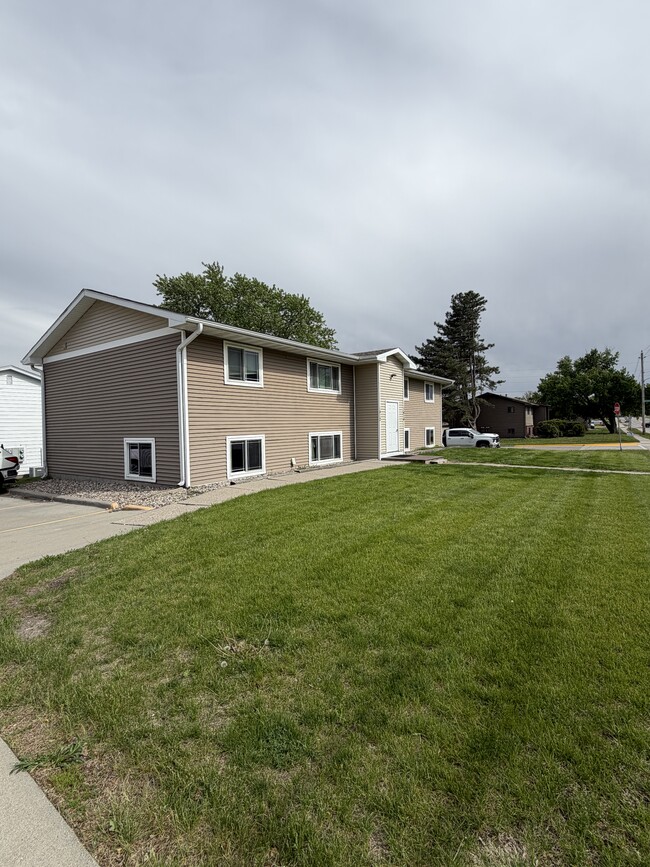 Building Photo - 1412 North Dakota Ave Unit 1412