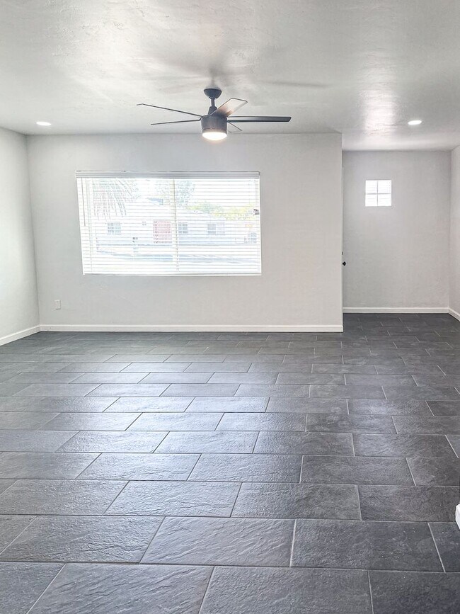 Photo - Spacious 3 Bedroom 2 bath Midtown! House