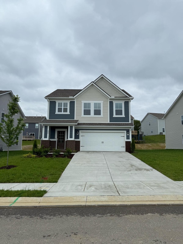 Photo - 600 Lyness Dr