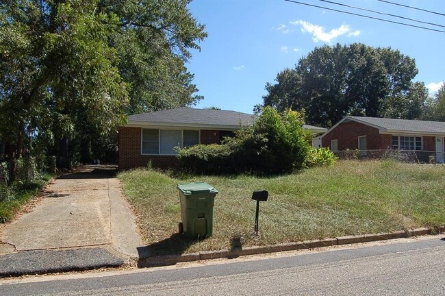 Building Photo - 336 3rd St