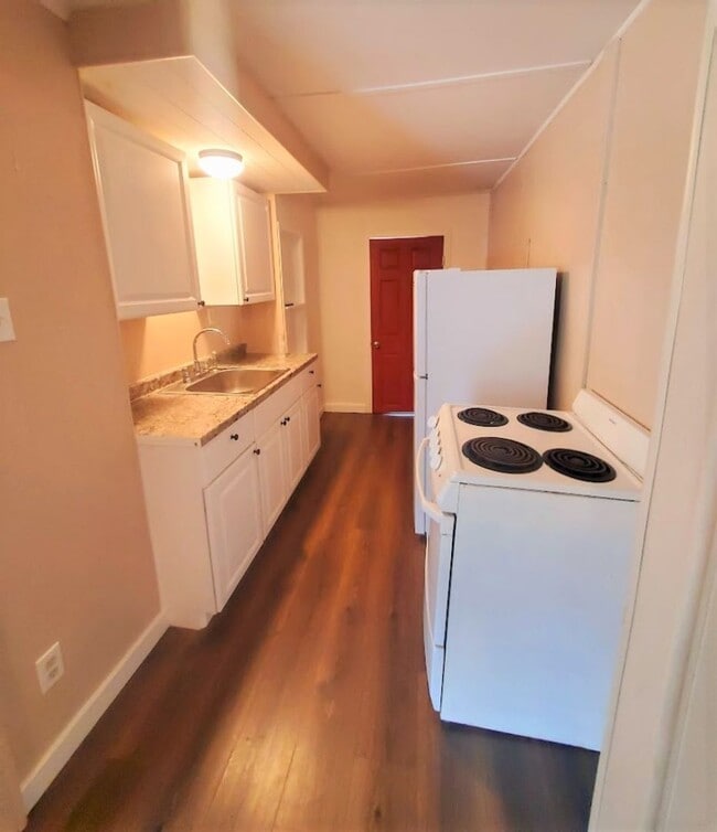 Photo - Studio Apartment on Gadsden St