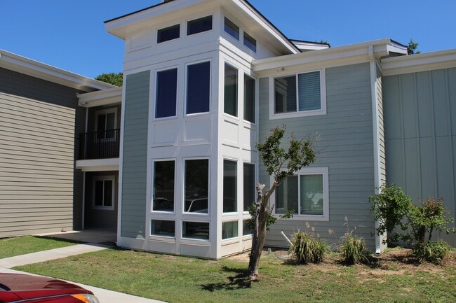 Photo - 277 Alexandra Drive Unit 4