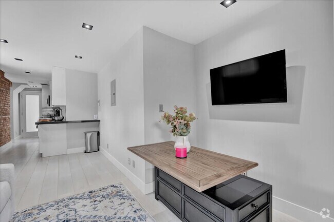 Building Photo - 120 Mulberry St Rental