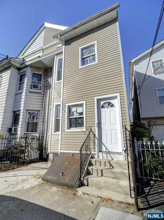 Building Photo - 76 Highland Ave Unit 1-1 Rental
