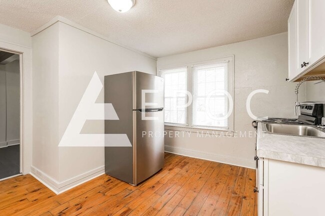 Photo - 1007 S Main St