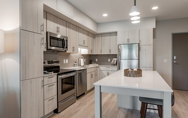 Building Photo - Townline Apartments (new)