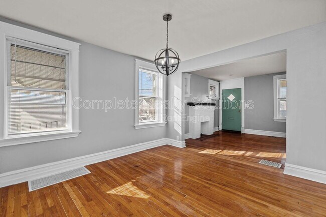 Photo - 5352 Neosho St