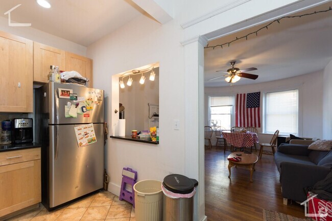 Building Photo - Charming and unique apartment