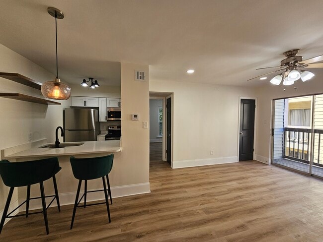 Building Photo - 4833 Zenith St Unit 12 Rental