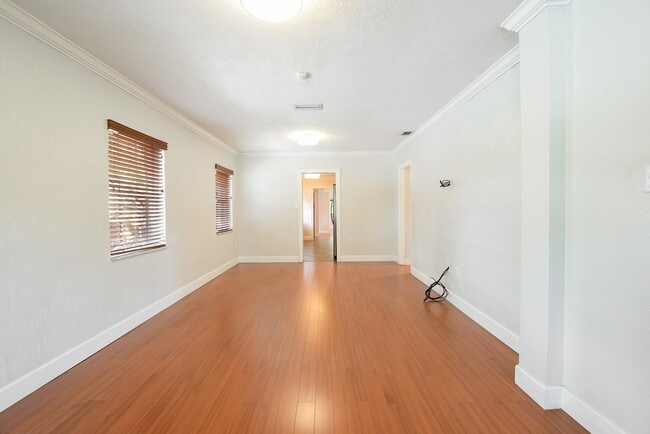 Photo - Charming 4/2 Colonial Town North Home with...