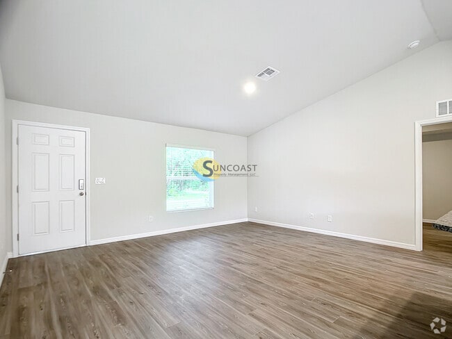 Building Photo - 13 Pine Trace Course Rental