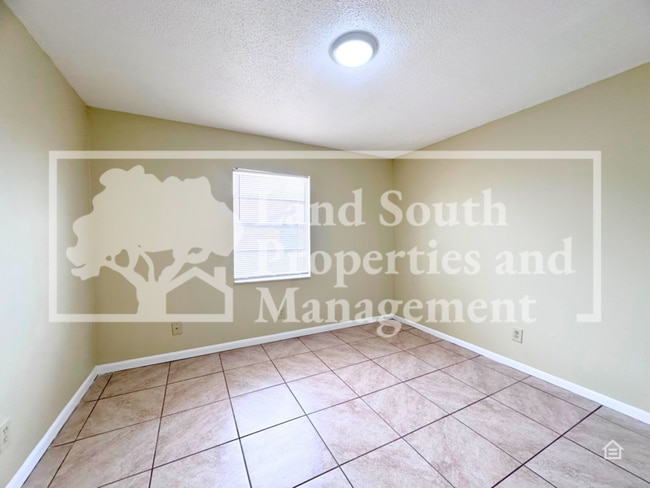 Photo - 5834 Charlton Dr