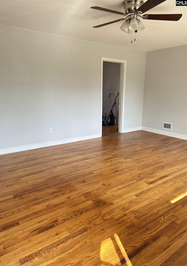 Photo - 5443 Oakcrest Rd