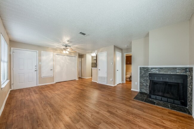 Photo - 6511 Melrose Trail Unidad 6103-B