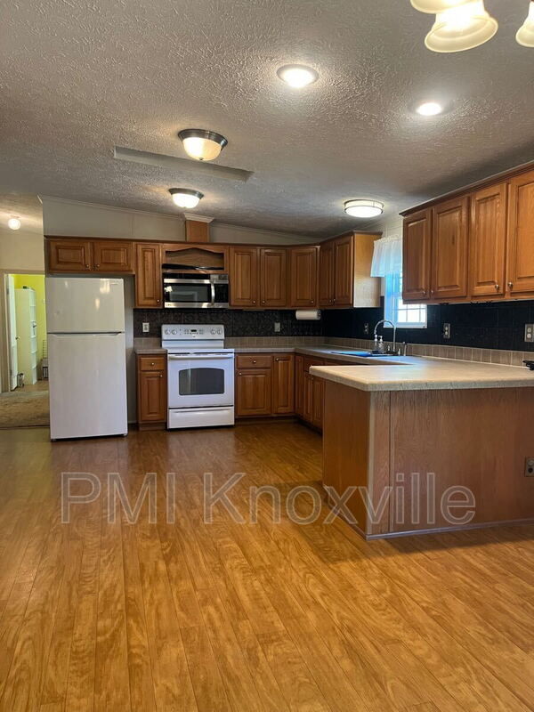 Photo - 8821 Trout Rd