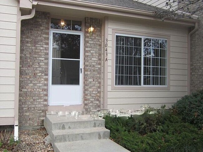 Available Now. Easy Living Split Level Con... - Available Now. Easy Living Split Level Con... Unit A