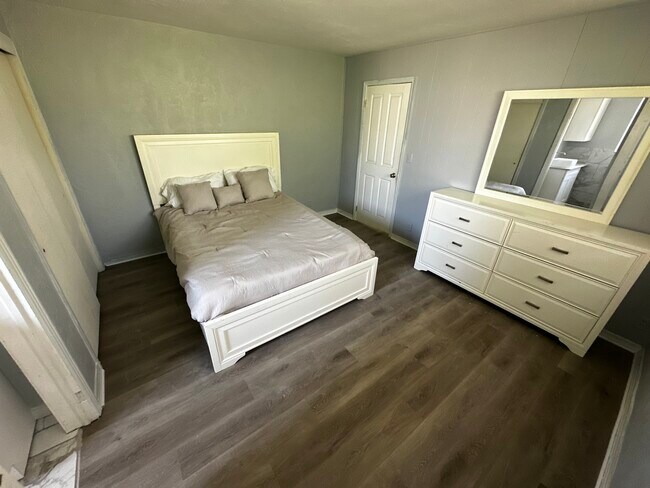 Photo - 115 Park Ave