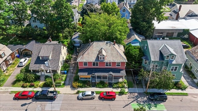 Photo - 72 Lakeview Ter Unit D