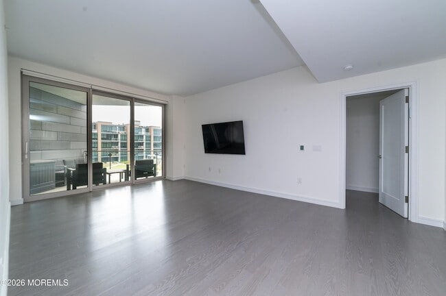 Photo - 15 Morris Ave Unit 405