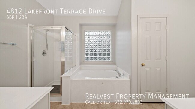 Photo - 4812 Lakefront Terrace Dr