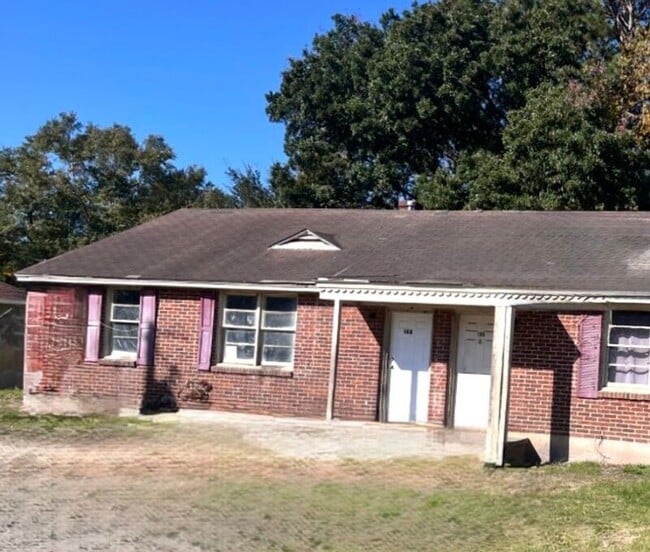 Building Photo - 16 Dixie Dr