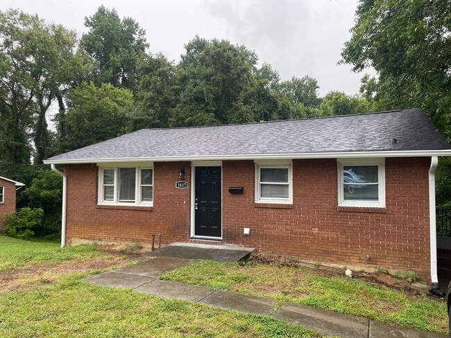 Building Photo - 1617 Emerald St Rental