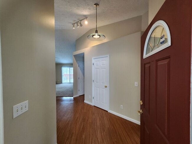 Photo - East Side Home Just Blocks From Baeslers And Meadows Shopping Center