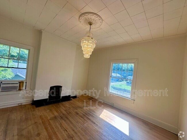 Building Photo - 1501 N Chamberlain Ave Unit B Rental
