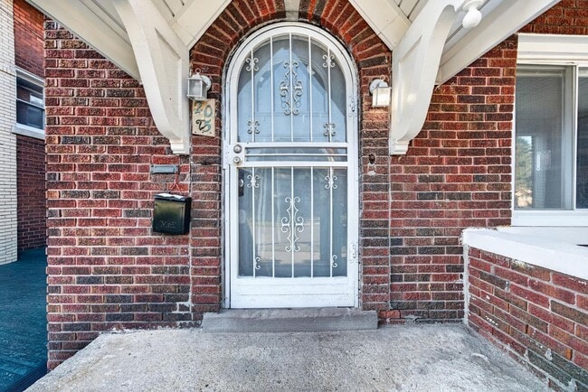 Photo - 2025 Calvert Ave