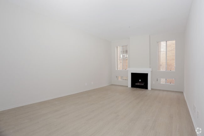 1BR, 1BA - 675 SF