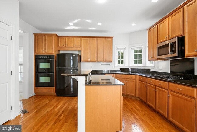 Photo - 1002 Dorthea Ct