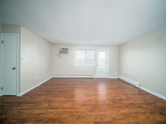 Holiday Meadows Apartments