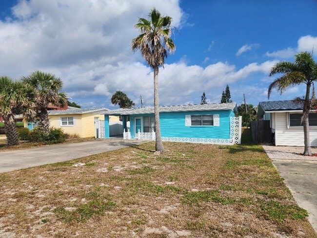 Photo - Nice beach side 2/1, walk to beach, restaurants