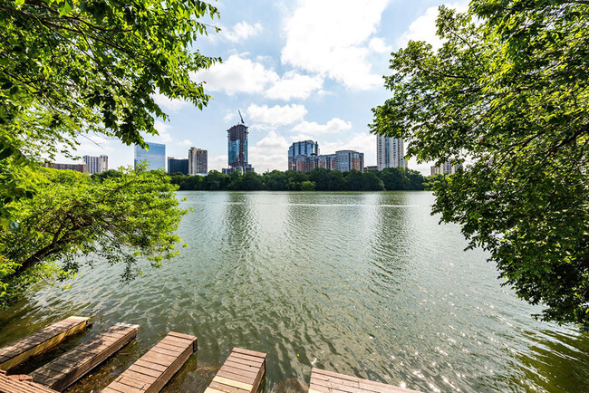 Building Photo - SoCo on the Lake Rental