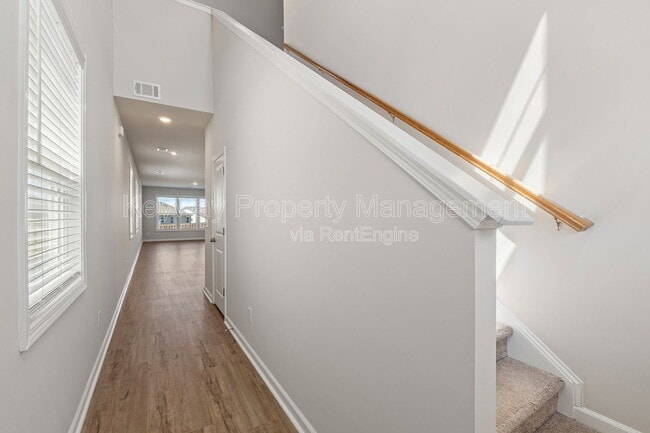 Photo - 651 Manitou Cir