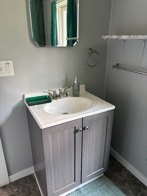 Photo - 303 Cobban St