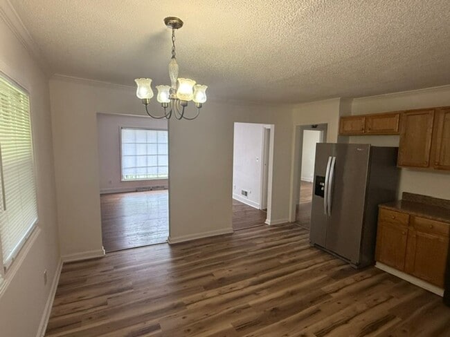 Photo - Four bedroom, 2 bath house in Burlington