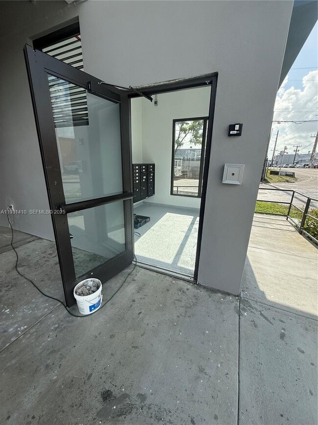 Photo - 1091 E 17th St Unidad 301