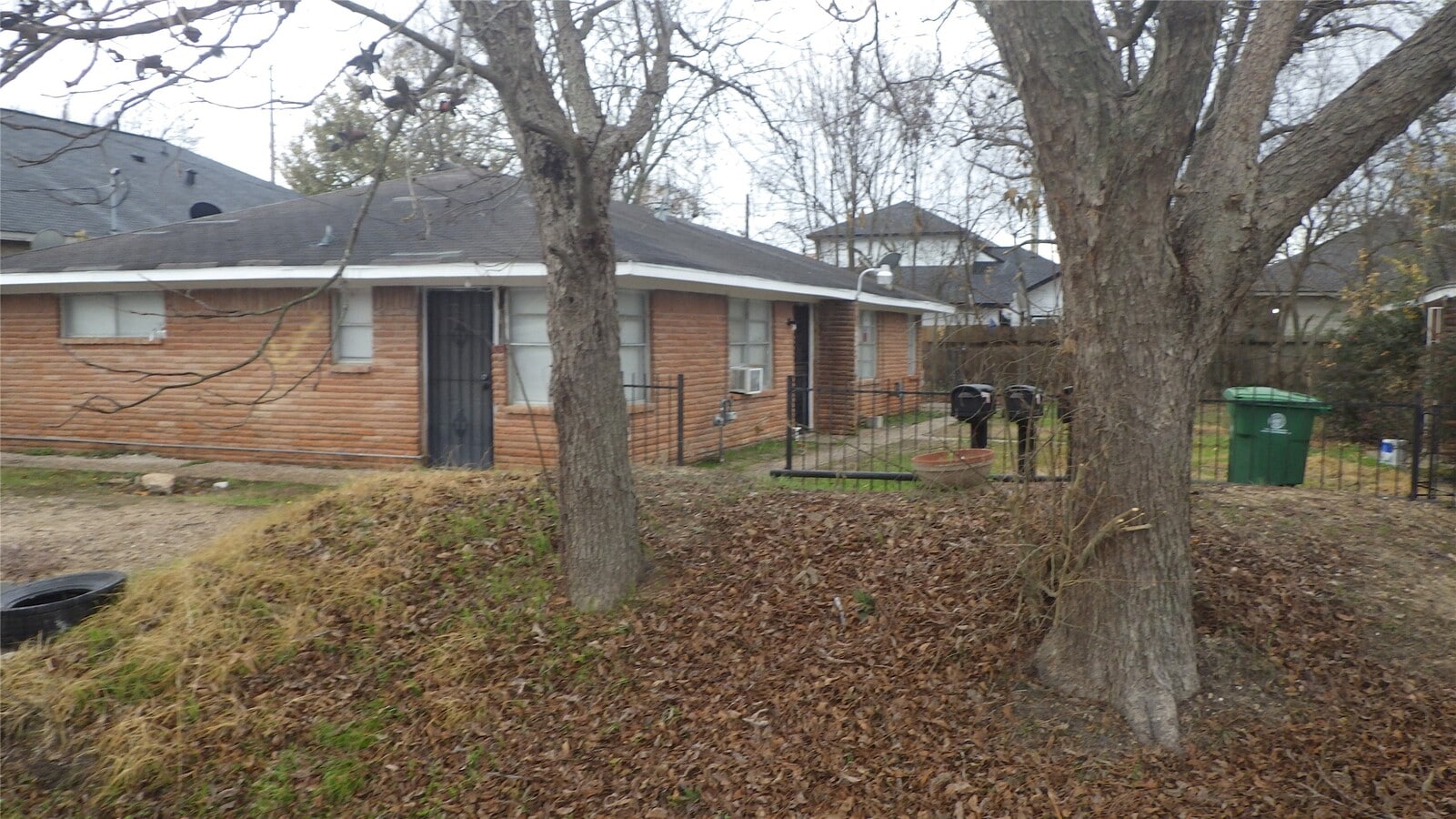 Photo - 8410 Brandon St