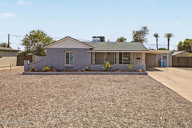 Building Photo - 1711 W Montecito Ave