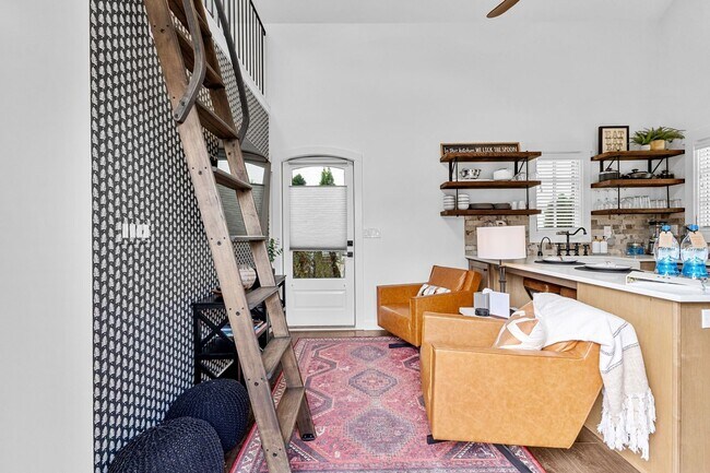 Photo - 192 Breakspear Ln