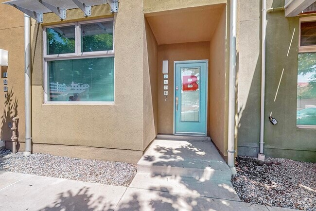 Building Photo - 343 Platinum St SW Rental