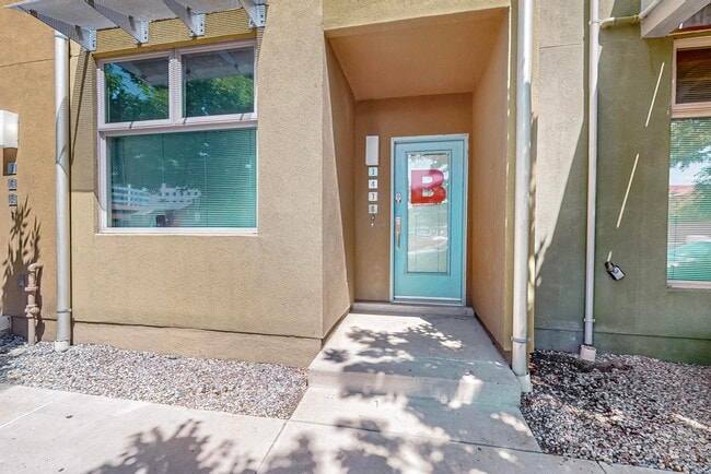 Photo - 343 Platinum St SW House