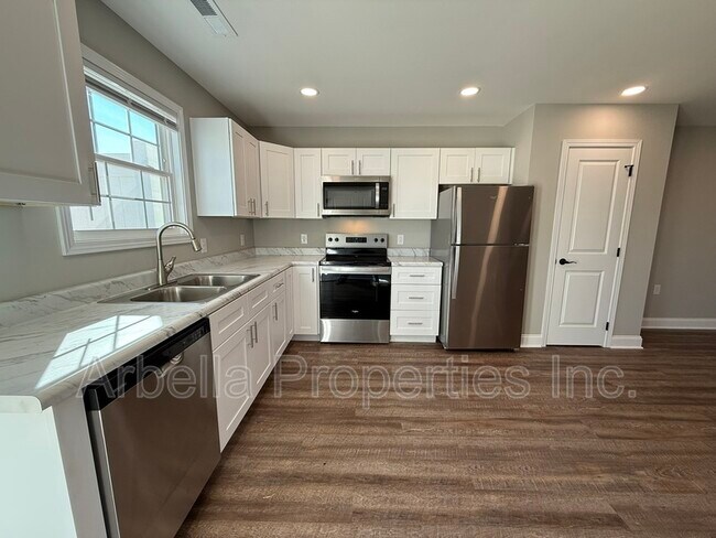 Building Photo - 127 Adams and Corby Rd Unit Apt 23