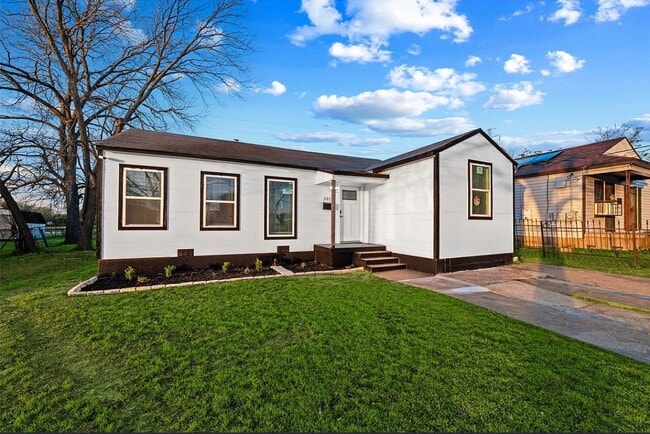 Building Photo - 3077 Sunnyvale St