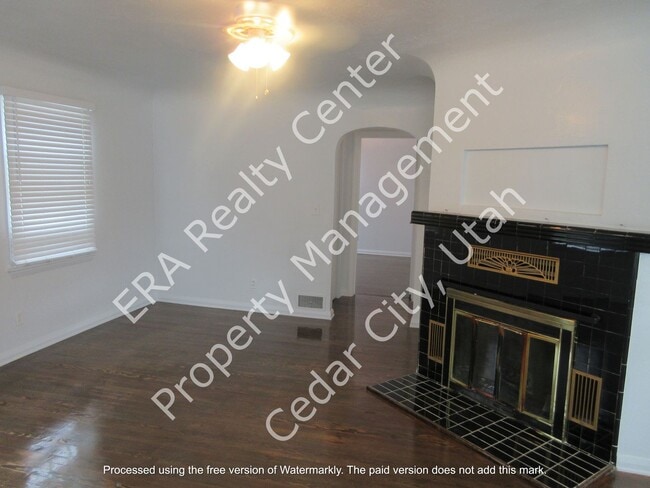 Photo - 399 E Center St