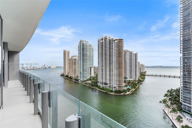 Photo - 300 Biscayne Blvd Way Unidad 1705 Rental