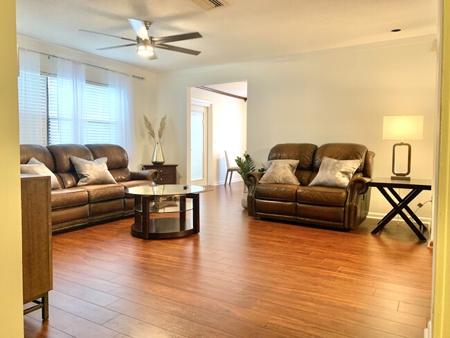 Photo - 1648 Foxboro Dr