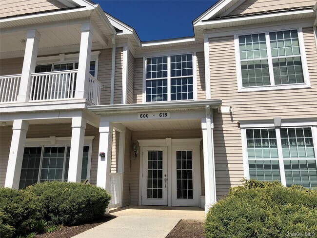 614 Saratoga Ln